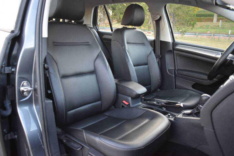 2017 Volkswagen Golf TSI SE