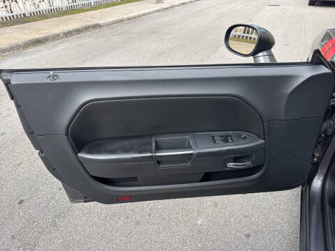 2013 Dodge Challenger SXT Plus