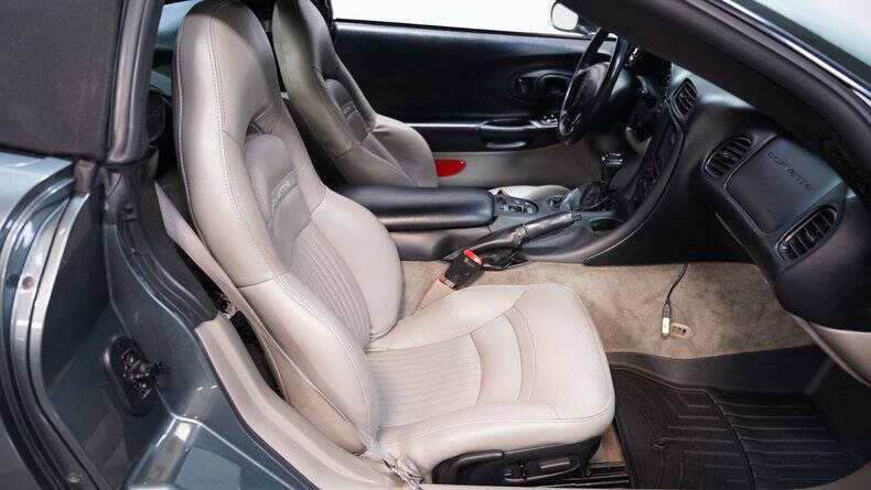 2004 Chevrolet Corvette