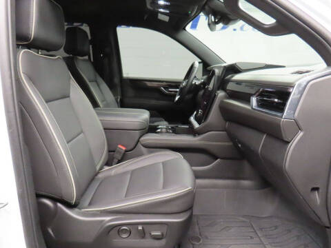2025 GMC Yukon Elevation