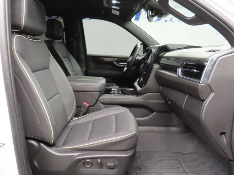 2025 GMC Yukon Elevation