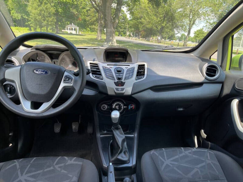 2011 Ford Fiesta SE