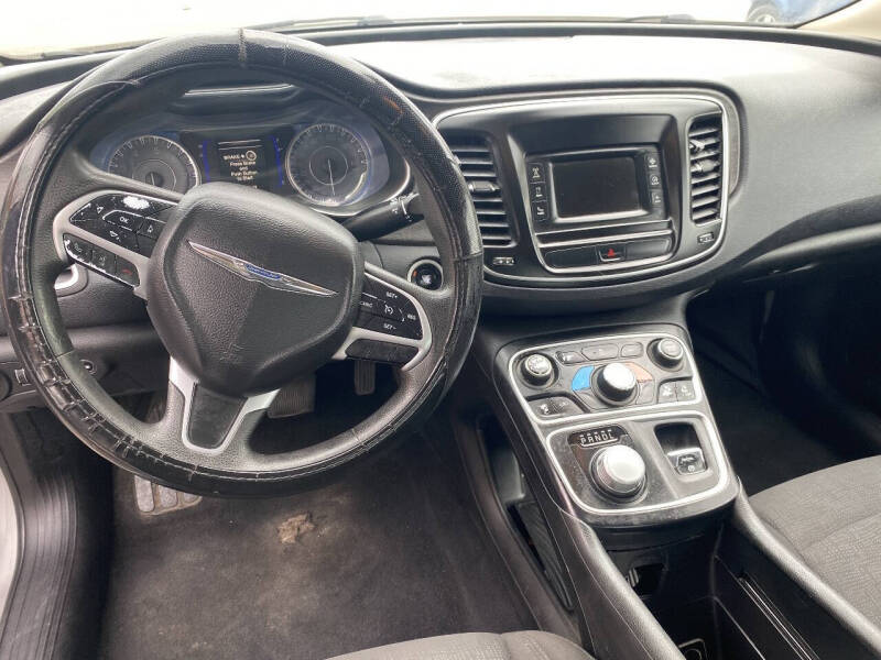 2016 Chrysler 200 Limited