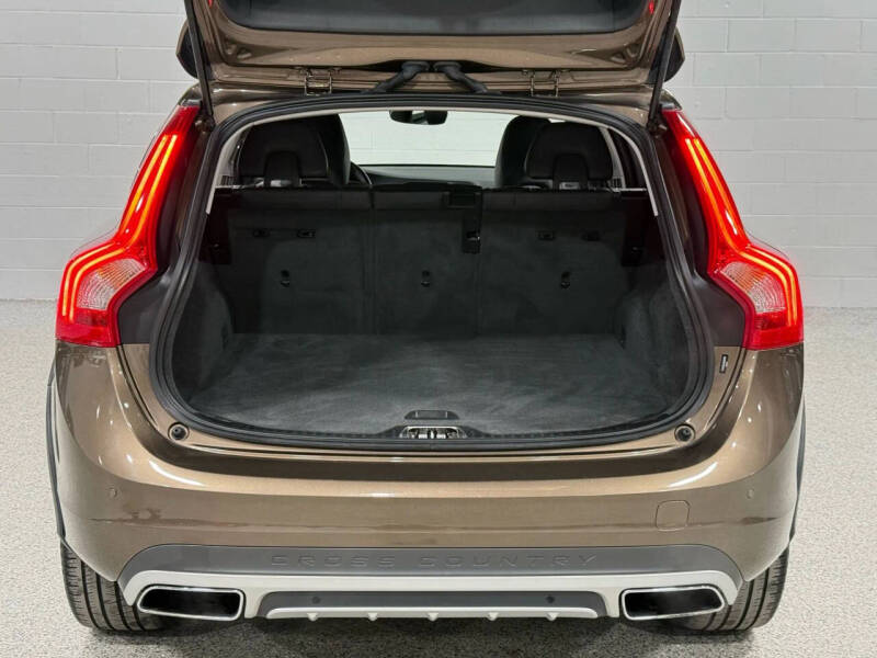 2016 Volvo V60 Cross Country T5