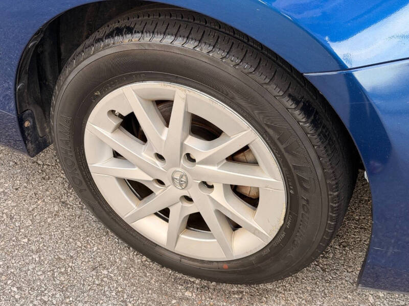 2013 Toyota Prius v Five
