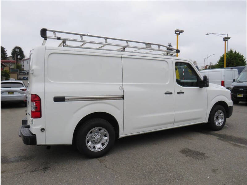 2017 Nissan NV