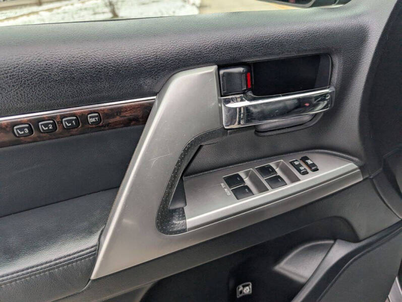 2013 Toyota Land Cruiser