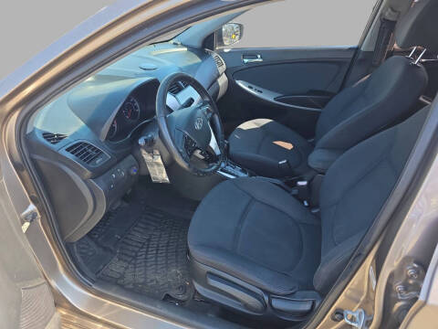 2013 Hyundai Accent SE