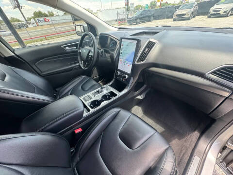 2022 Ford Edge Titanium
