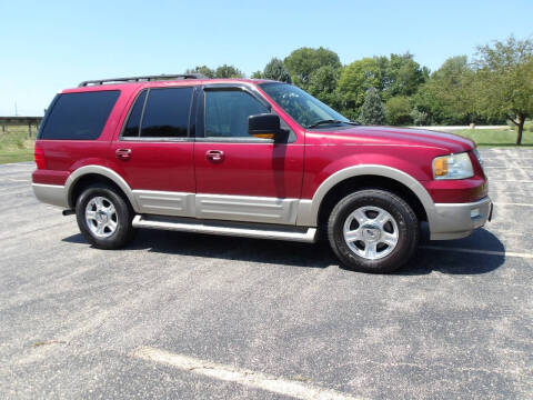 2005 Ford Expedition for sale at Crossroads Used Cars Inc. in Tremont IL