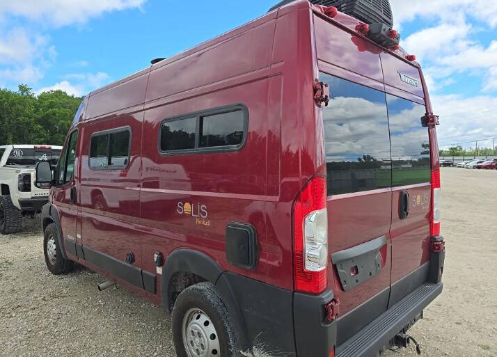 2022 Winnebago Solis