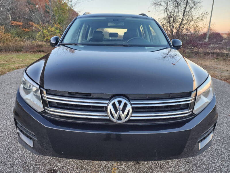 2017 Volkswagen Tiguan Limited Base photo 3