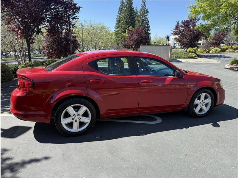 2013 Dodge Avenger SE