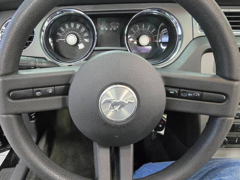 2012 Ford Mustang V6