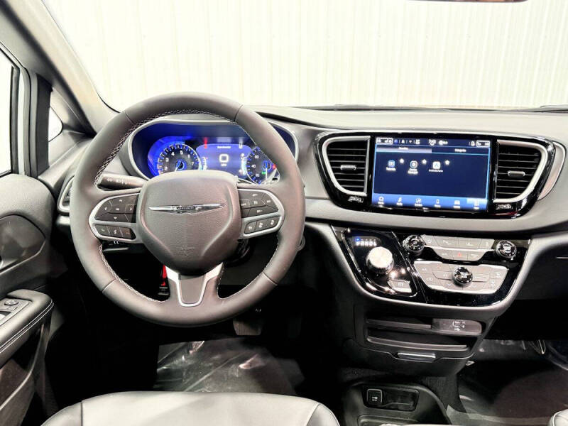 2026 Chrysler Voyager LX