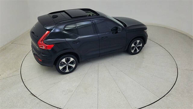 2024 Volvo XC40 B5 Plus Dark Theme