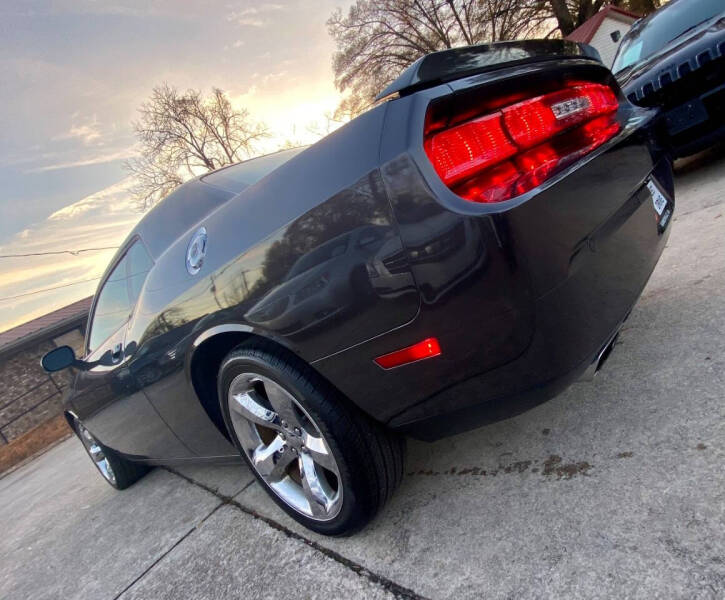 2013 Dodge Challenger R/T photo 7