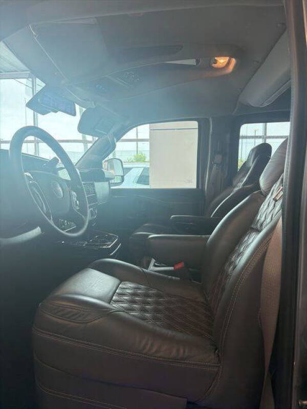 2025 GMC Savana 2500