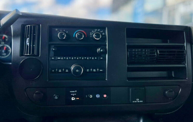 2020 GMC Savana 2500