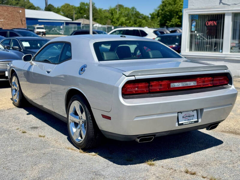 2012 Dodge Challenger SXT