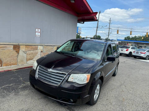 2010 Chrysler Town and Country for sale at Drive Max Auto Sales in Warren MI