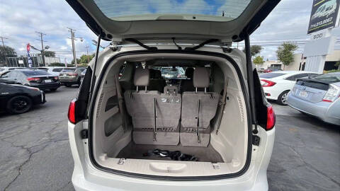 2017 Chrysler Pacifica Touring