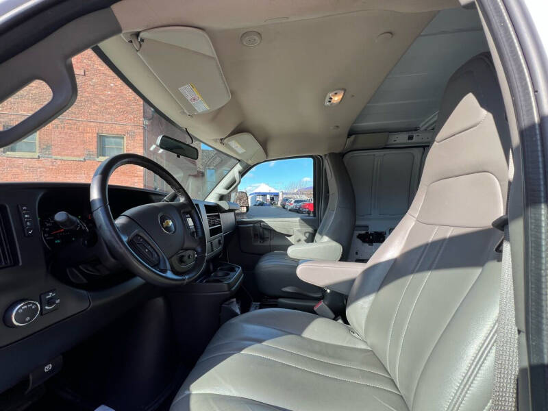 2021 Chevrolet Express 2500