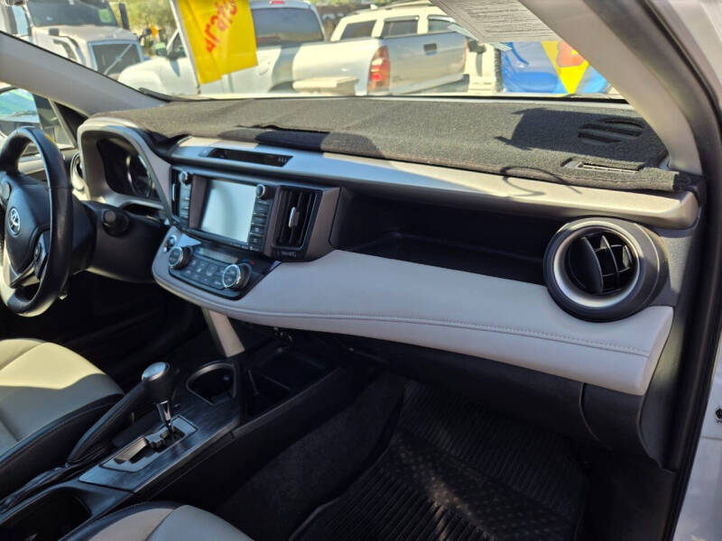 2017 Toyota RAV4 Platinum