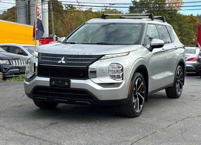 2022 Mitsubishi Outlander ES