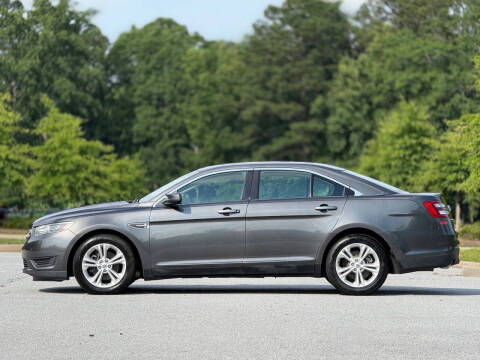 2016 Ford Taurus SE