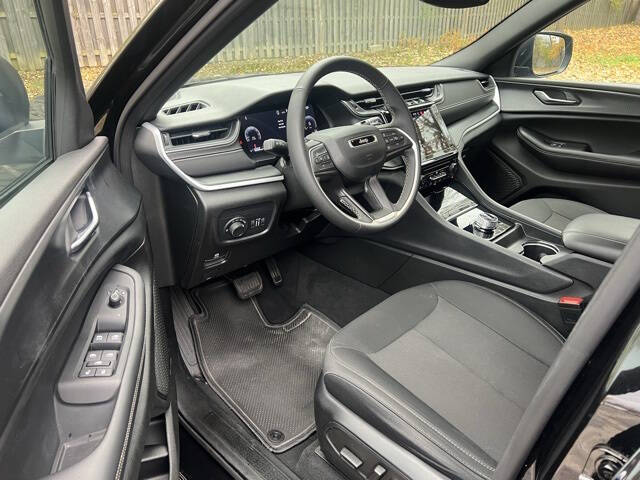 2024 Jeep Grand Cherokee L Laredo