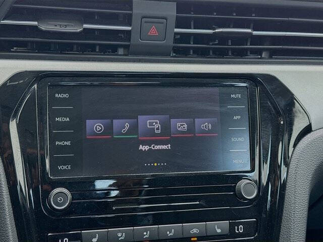 2022 Volkswagen Passat SE