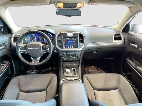 2022 Chrysler 300 Touring