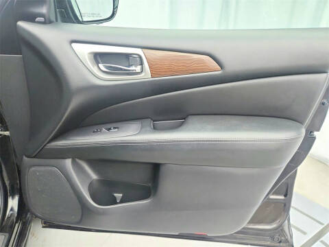 2017 Nissan Pathfinder Platinum