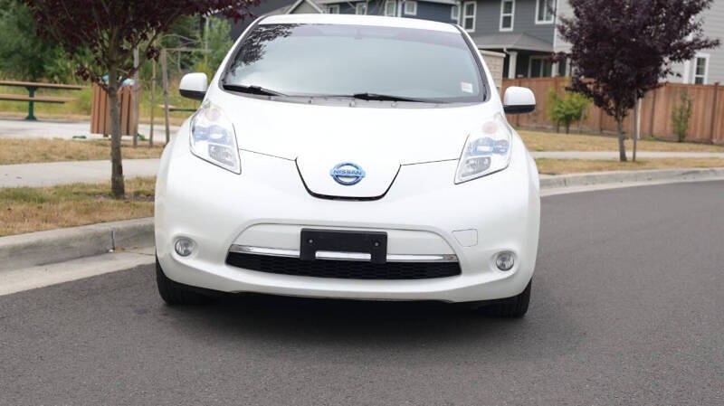 2011 Nissan LEAF SV