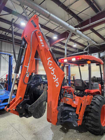 2021 Kubota M62  Tractor  Loader  Backhoe