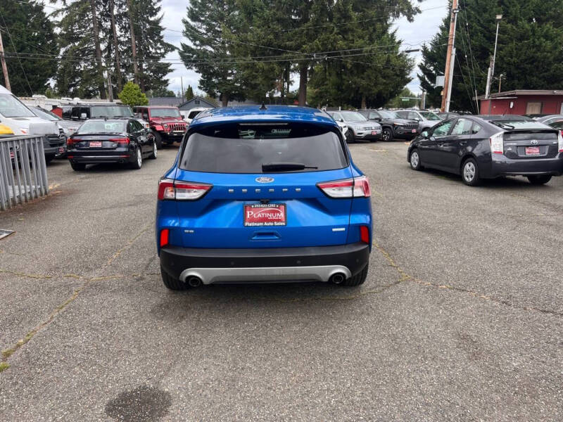 2020 Ford Escape SE