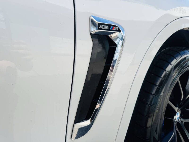 2015 BMW X6 M