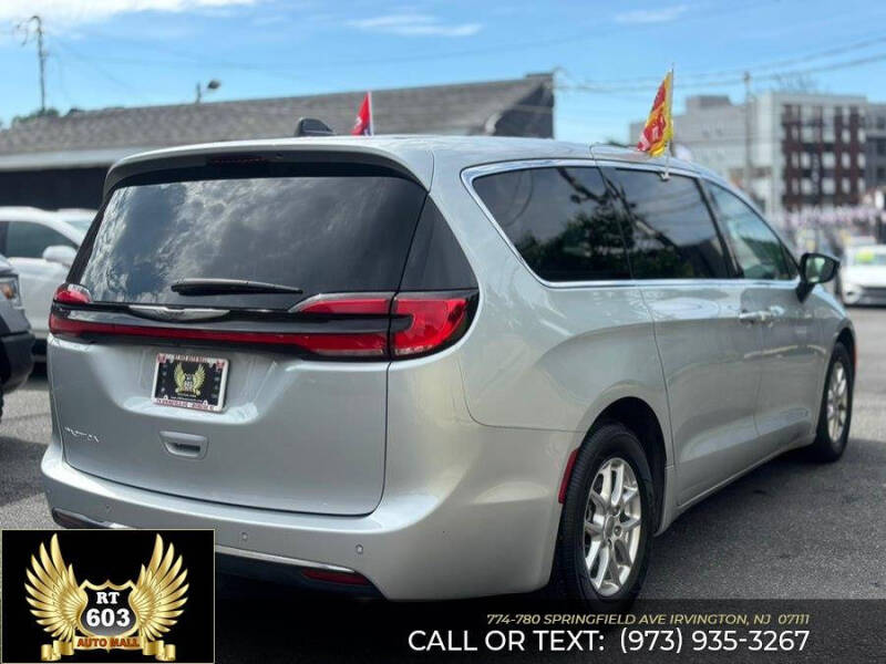 2024 Chrysler Pacifica Touring L