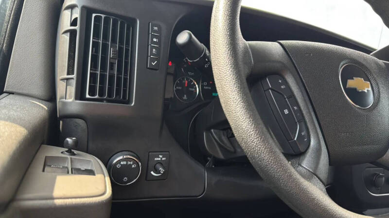 2025 Chevrolet Express 2500
