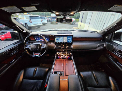 2023 Lincoln Navigator Standard