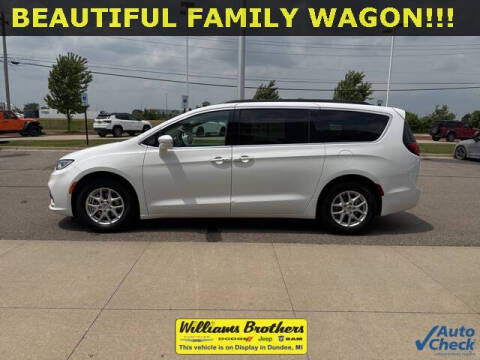 2022 Chrysler Pacifica Touring L