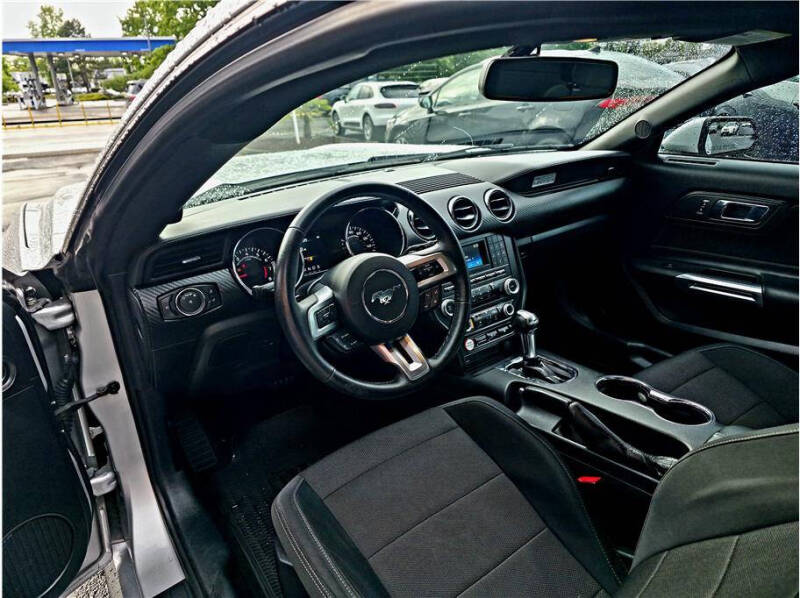 2015 Ford Mustang V6