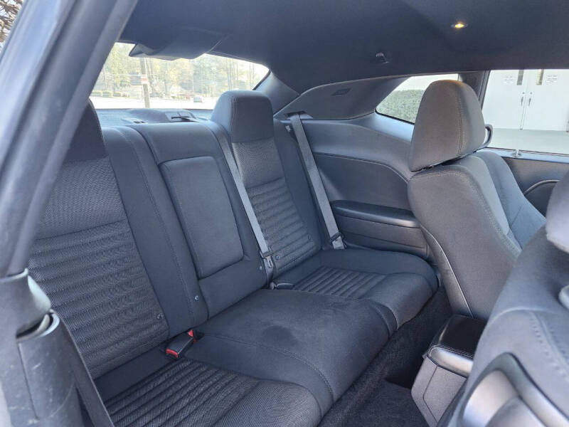 2013 Dodge Challenger SXT