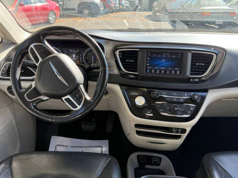 2020 Chrysler Pacifica Touring L