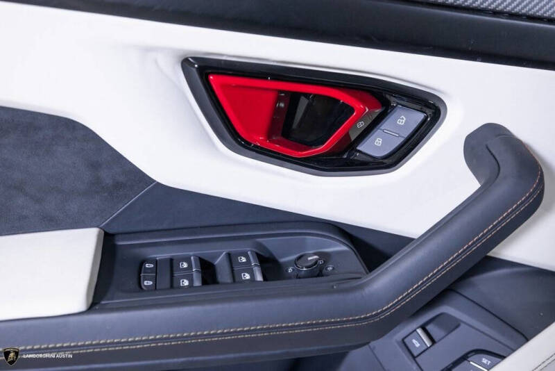 2024 Lamborghini Urus S