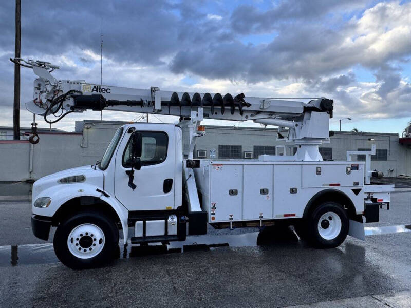 2019 Freightliner M2 106