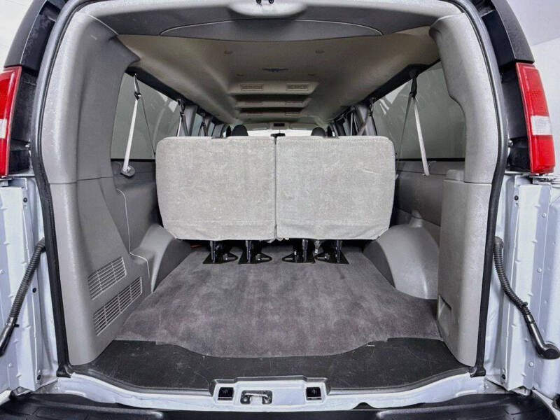 2023 Chevrolet Express LS 3500