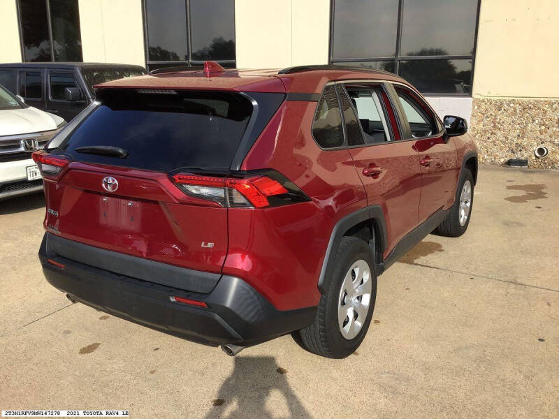 2021 Toyota RAV4 LE