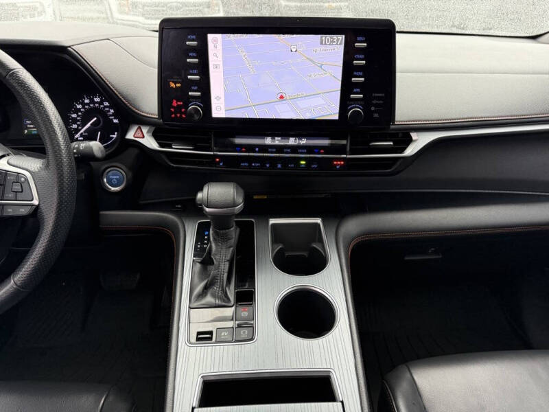 2022 Toyota Sienna XSE 7-Passenger